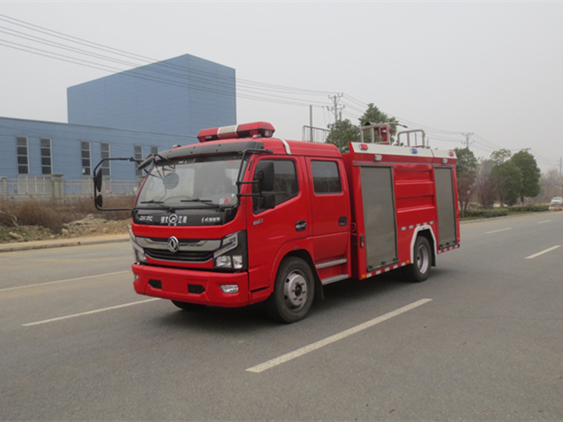 东风5吨水罐消防车