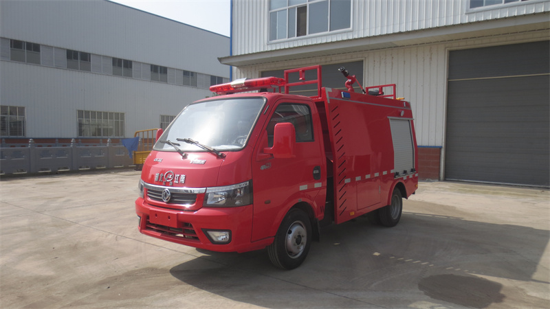 蓝牌东风途逸单排水罐消防车