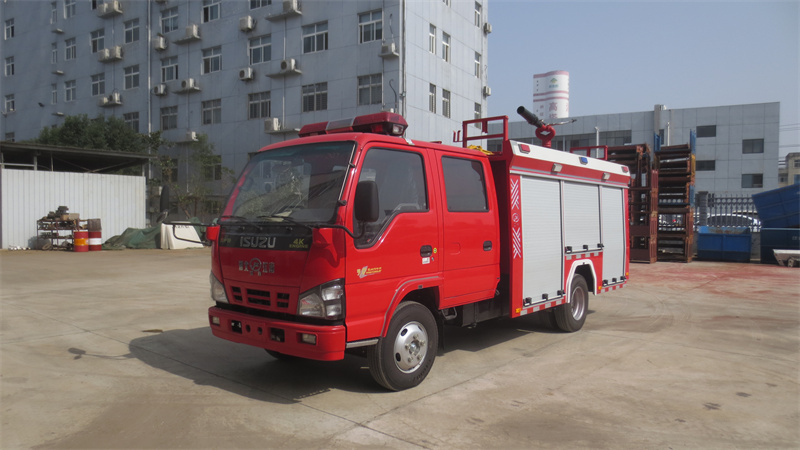 庆铃100P   2吨水罐消防车