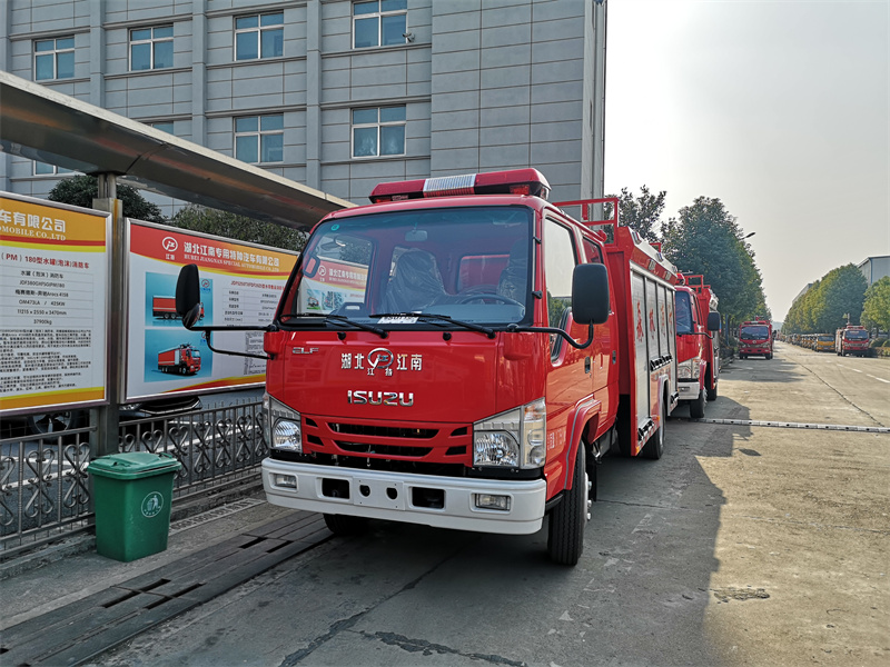 庆铃2吨水罐消防车