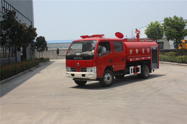 东风3.5吨消防洒水车